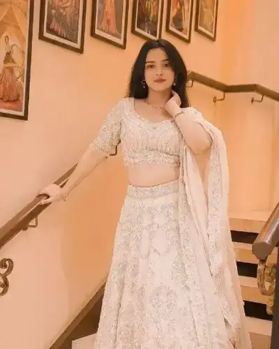 Escort Chhamanu